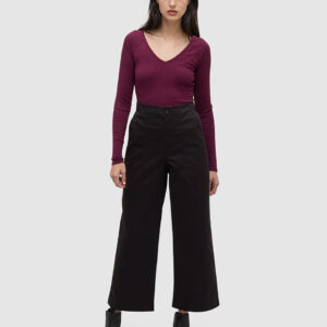 Alternative view of Alma Pant