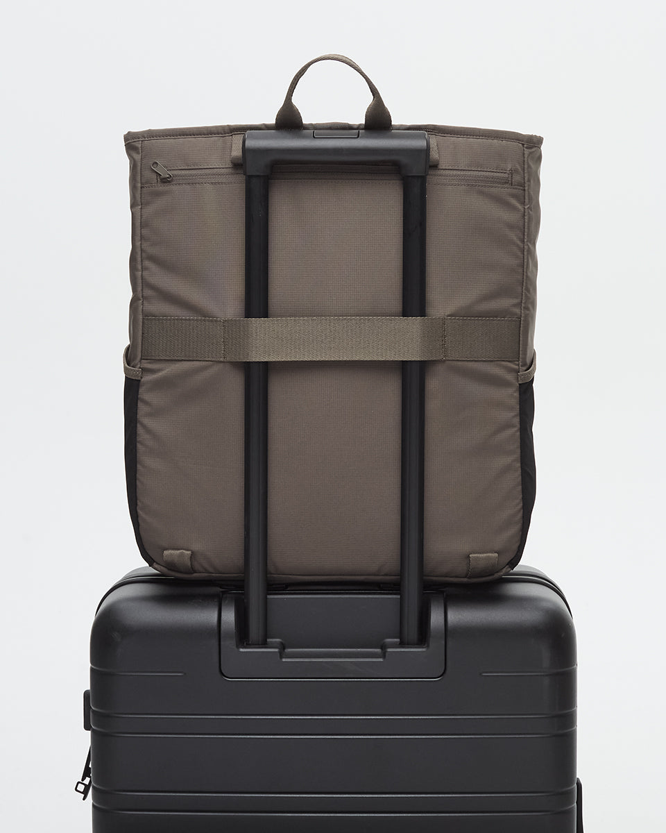 Gibsons Tote Pack - Image 8